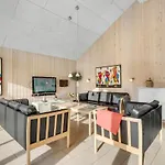 Stunning Home In Sydals With Sauna Nyaraló